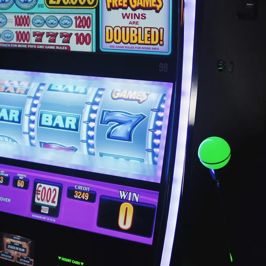 Slots, slot and slot machine