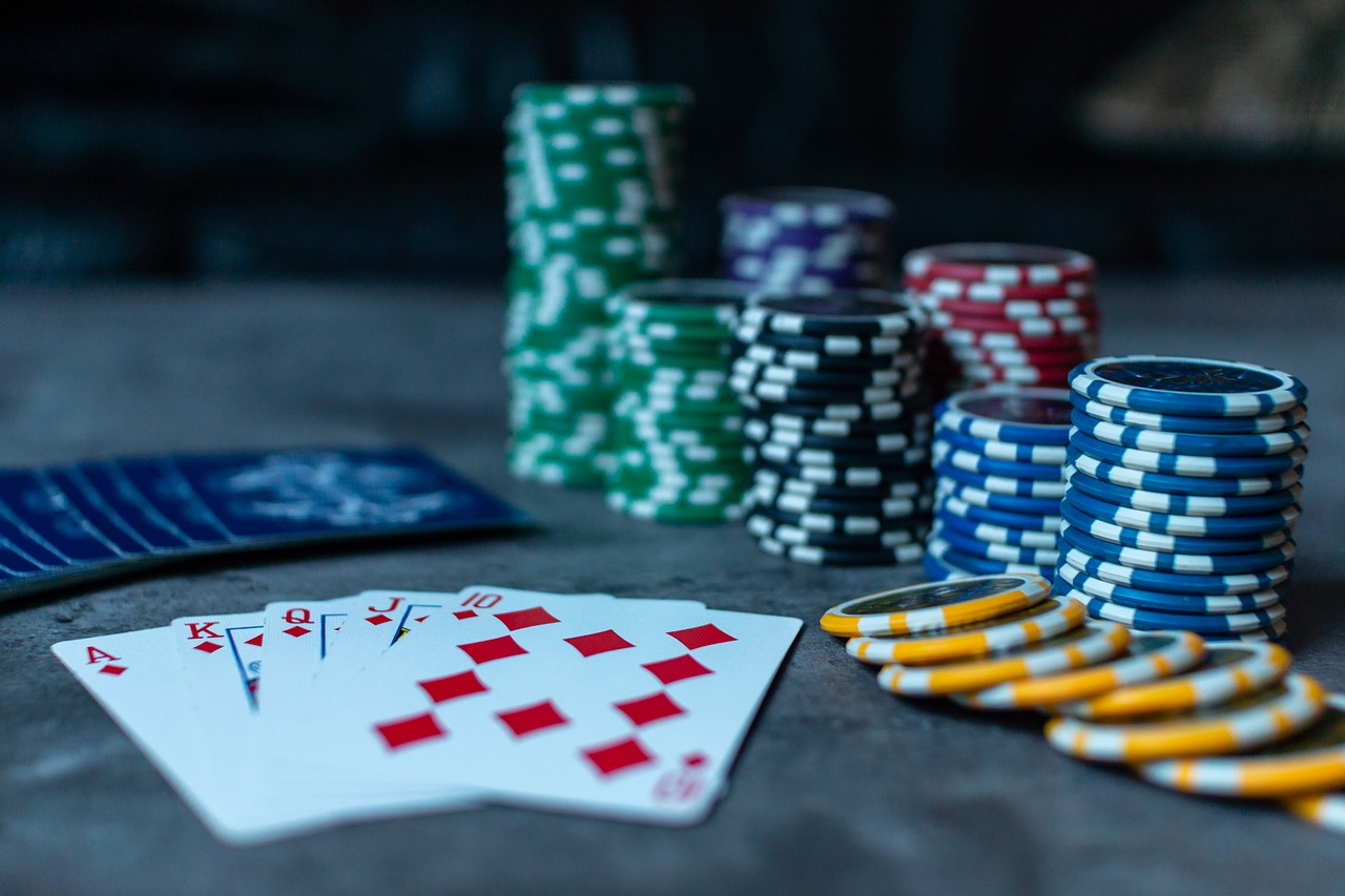 Three Main Reasons People Prefer Web-based Casinos over Land-based Casinos  - SD Gambling Blog